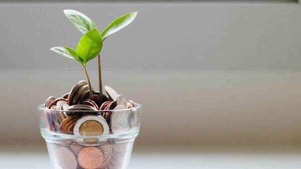 HCL Technologies share price in focus as trades ex dividend today